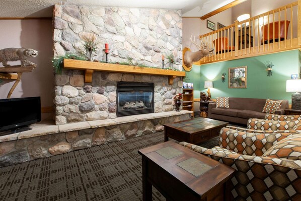 Lobby - AmericInn by Wyndham Iron River (Iron River)