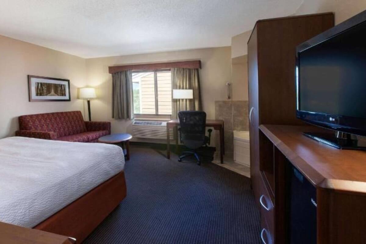Desk, iron/ironing board, free cots/infant beds, free WiFi