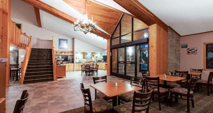 AmericInn by Wyndham Iron River