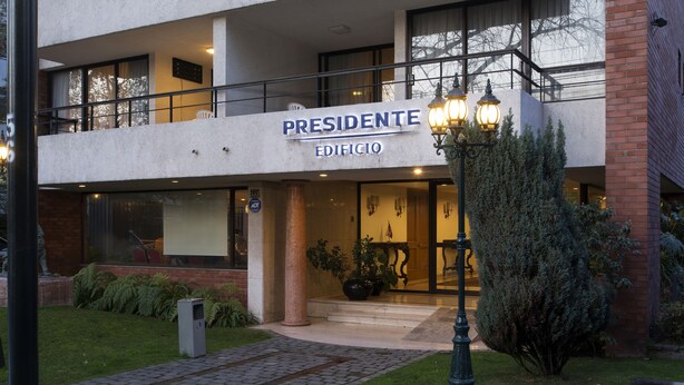 Imagen sin descripción, 1 de 25, botón