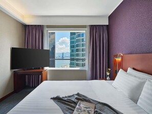 Dundyner, minibar, safe på rommet og skrivebord