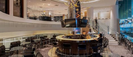 Con servicio de comidas y happy hour