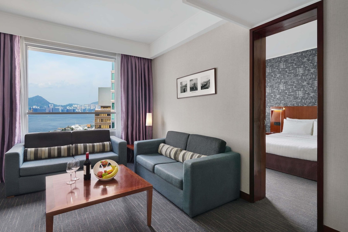 Junior Suite, 1 Queen Bed | Down comforters, minibar, in-room safe, desk