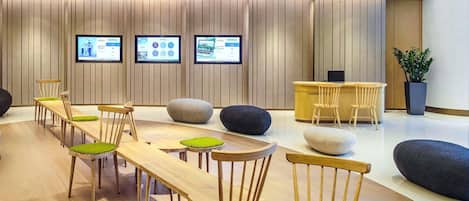 Coin salon dans le hall