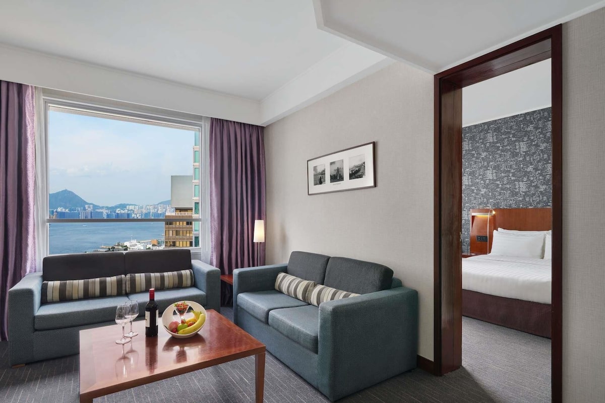 Junior Suite, 1 Queen Bed | Down comforters, minibar, in-room safe, desk
