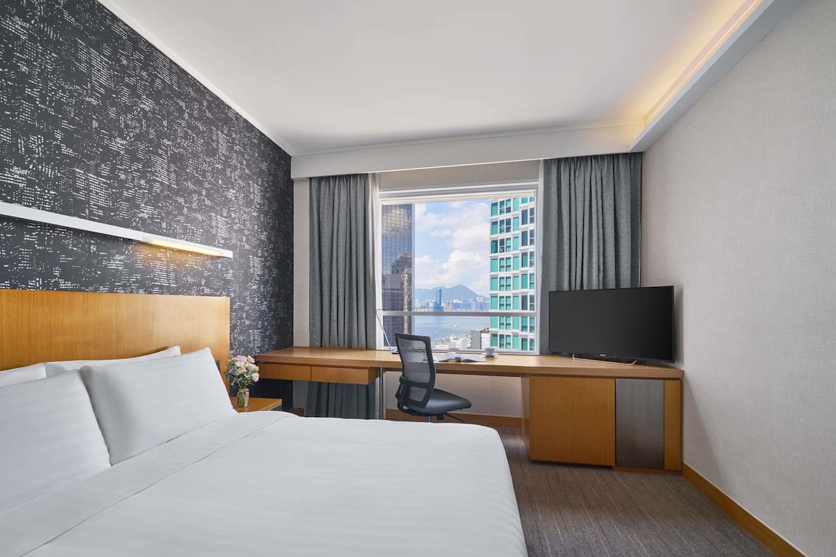 1 bedroom, down duvets, minibar, in-room safe