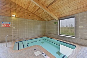 Indoor spa tub