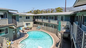Outdoor pool, open 10:00 AM to 9:00 PM, sun loungers