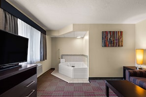 Desk, iron/ironing board, WiFi, bed sheets