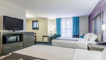 Ropa de cama de alta calidad, cubrecamas y escritorio
