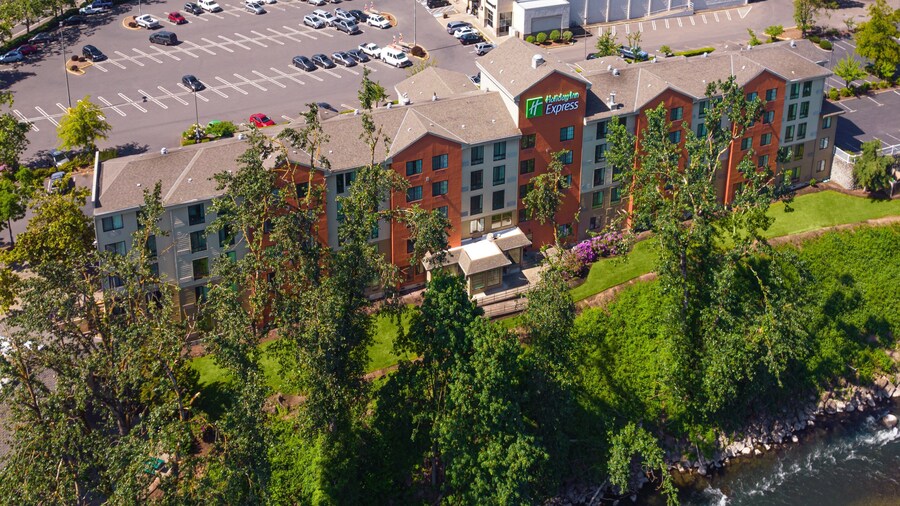 Holiday Inn Express Portland SE- Clackamas Area by IHG