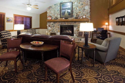 AmericInn by Wyndham Austin