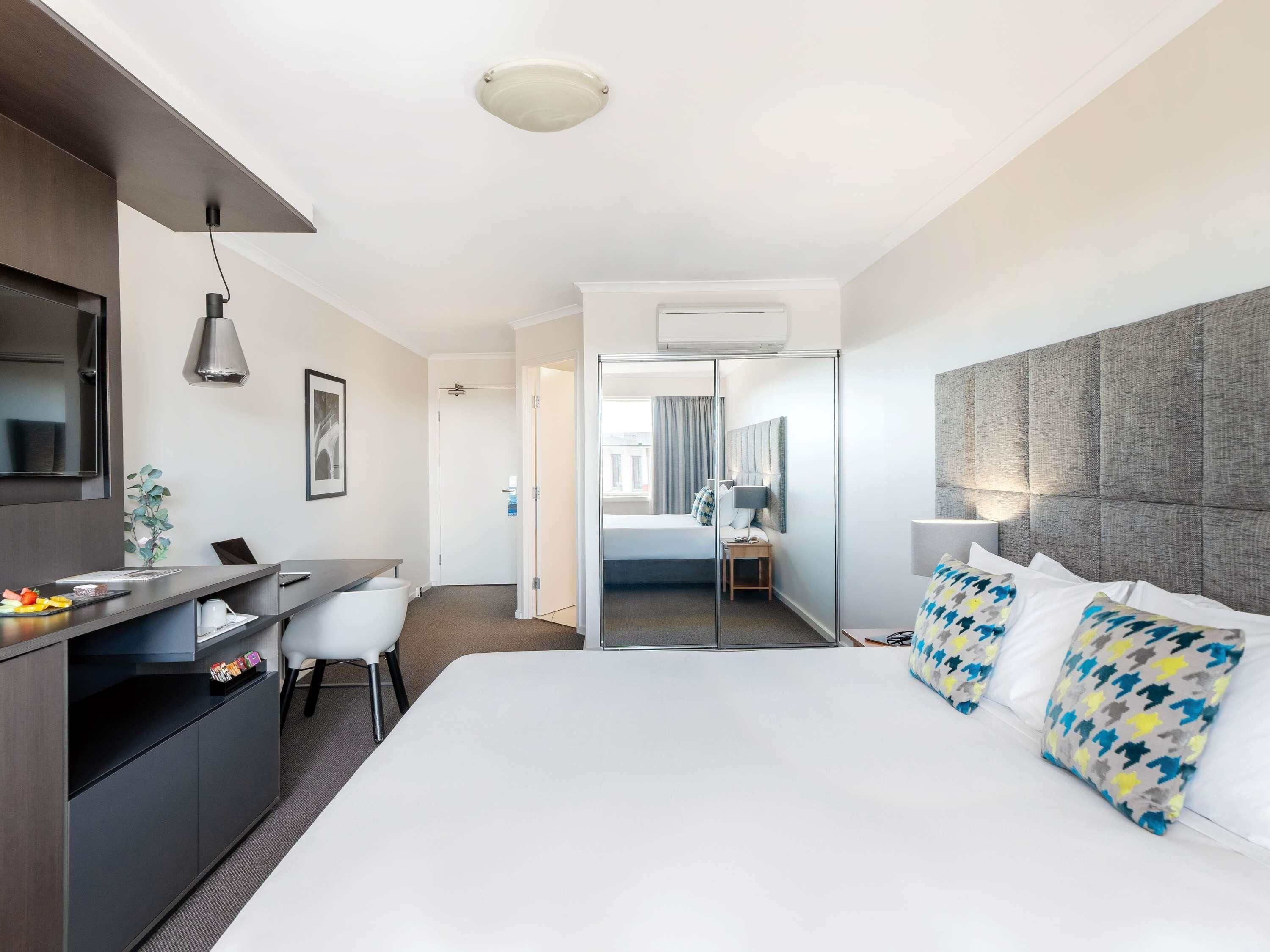 In-room safe, desk, iron/ironing board, cribs/infant beds