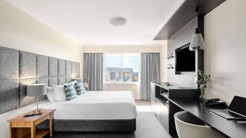 In-room safe, desk, iron/ironing board, cribs/infant beds