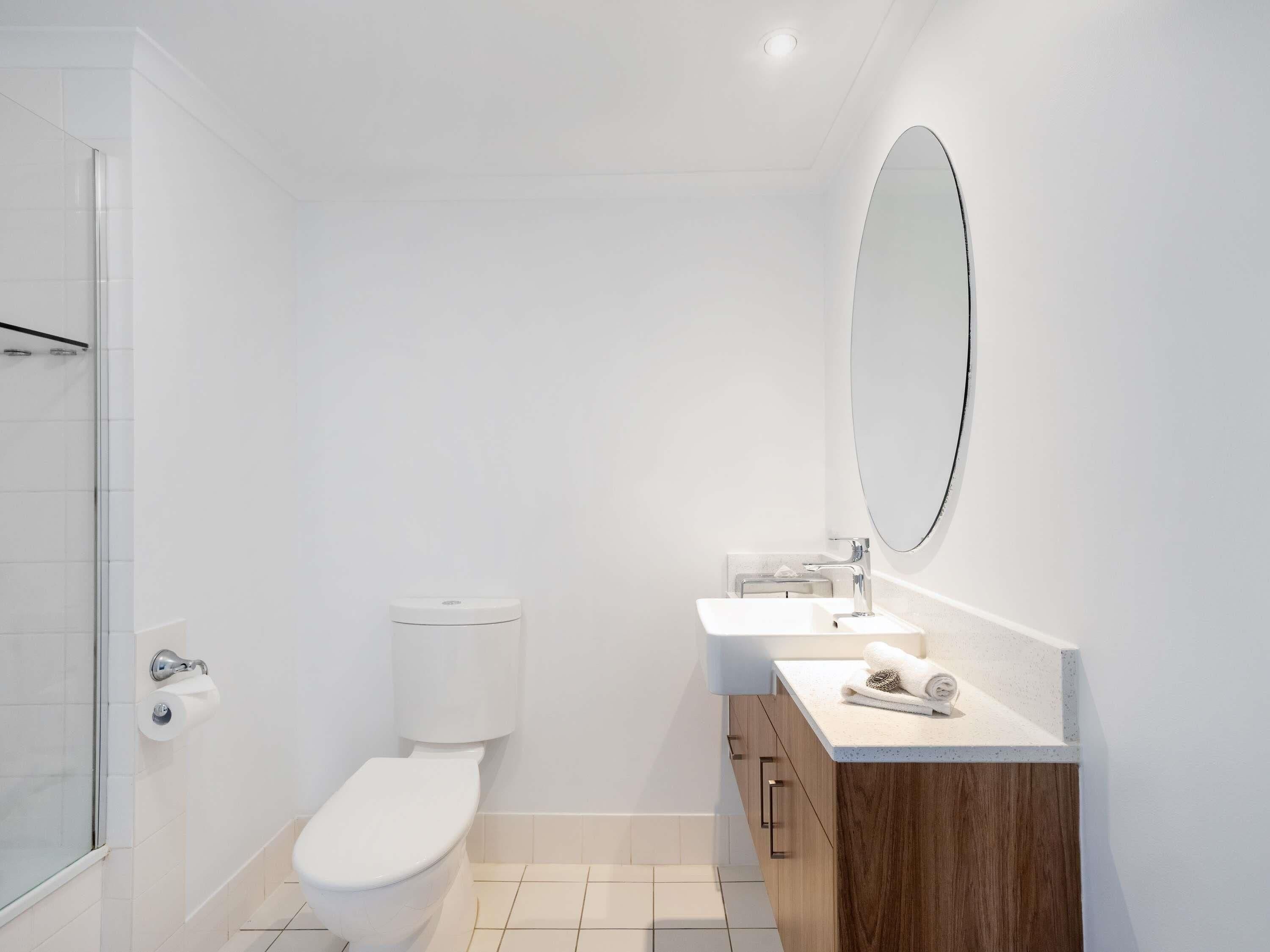 In-room safe, desk, iron/ironing board, cribs/infant beds