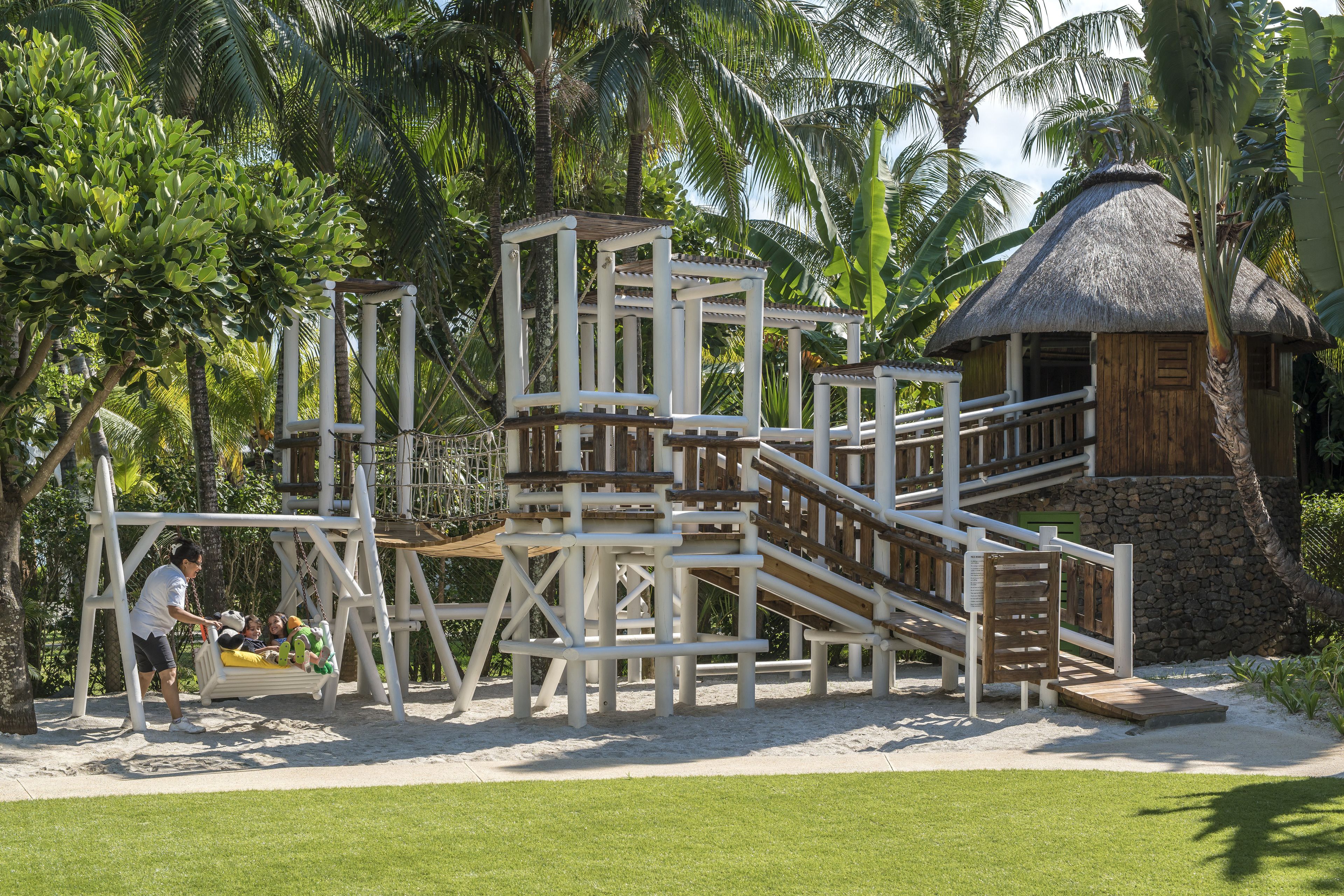 children’s play area – outdoor
