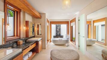 Biệt thự, 3 phòng ngủ (Beach) | Bộ đồ giường cao cấp, nệm cao su hoạt tính (memory foam), minibar