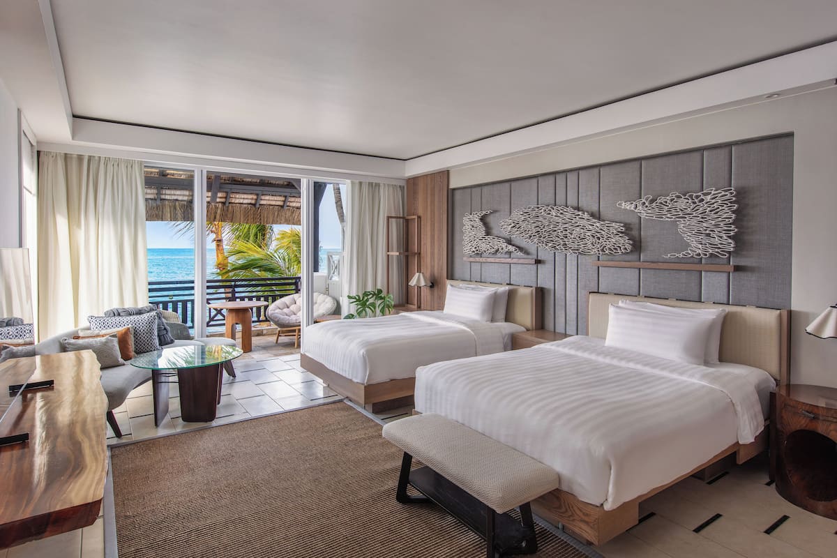 Ropa de cama de alta calidad, camas con efecto memoria y minibar