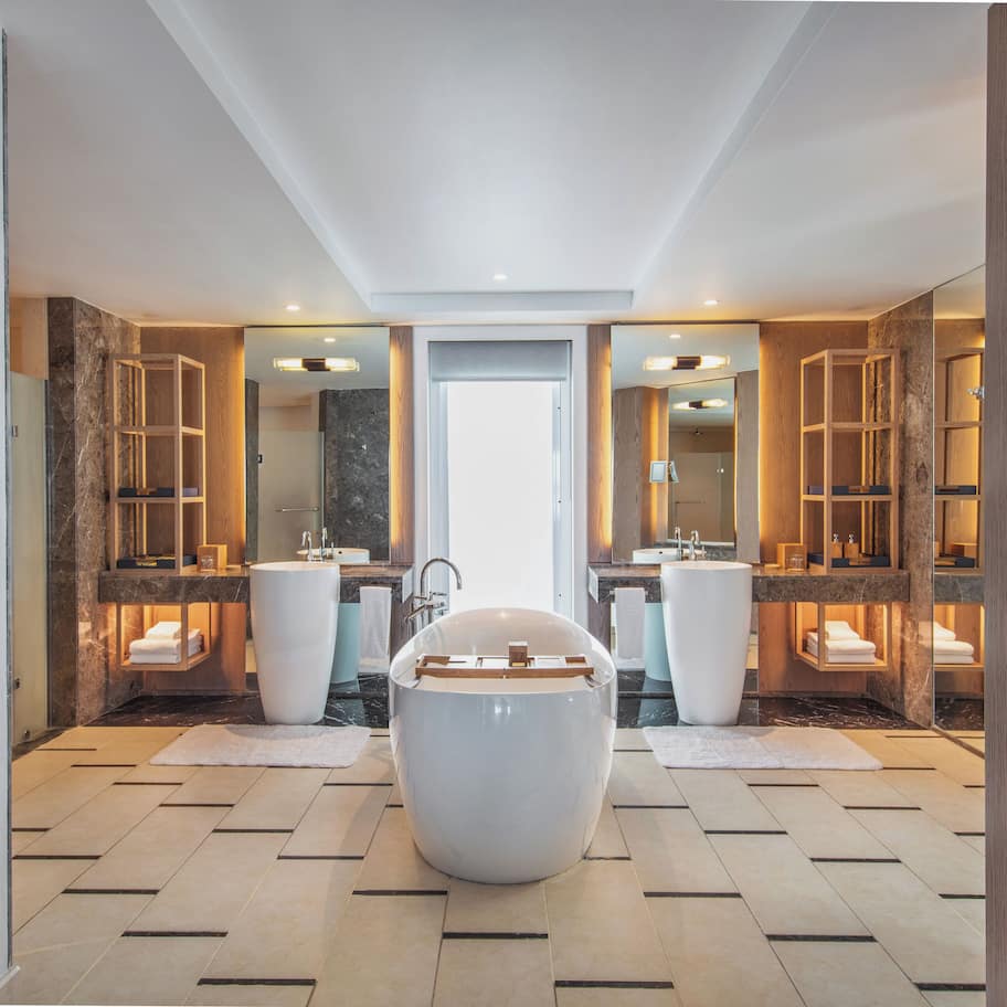 Separate tub and shower, deep soaking tub, rainfall showerhead