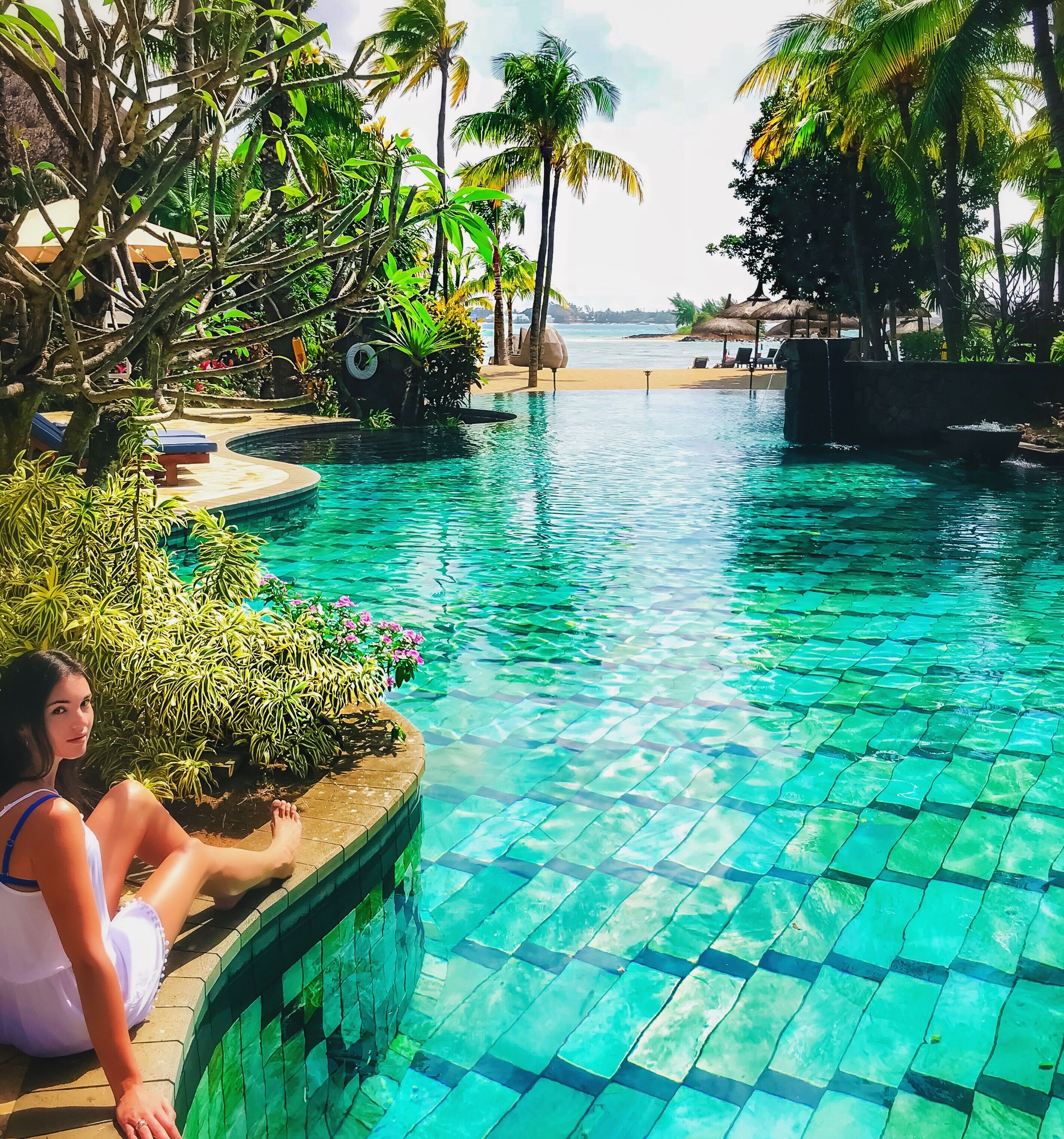 2 outdoor pools, pool umbrellas, pool loungers