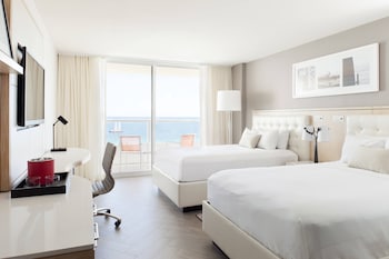 Pillowtop beds, in-room safe, desk, laptop workspace at Marriott Stanton South Beach