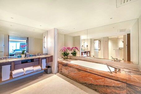 Mandarin Oriental, Singapore - Image 31