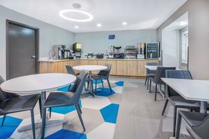 Desayuno continental incluido todos los días 