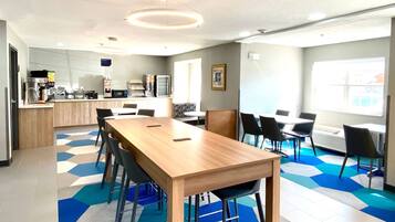 Café da manhã continental grátis todos os dias