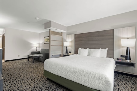 Suite, 1 King Bed, Non Smoking, Refrigerator & Microwave (Shower Only) | Pillowtop beds, desk, iron/ironing board, free WiFi