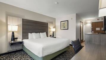 Standard Room, 1 King Bed, Accessible, Non Smoking | Pillow-top beds, desk, iron/ironing board, free WiFi