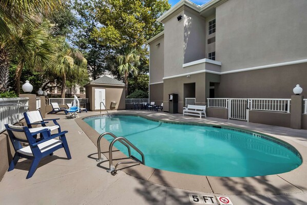 Alberca al aire libre por temporada 