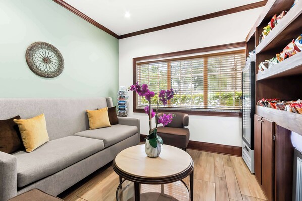 Lobby - Best Western Patriots Point (Mount Pleasant)