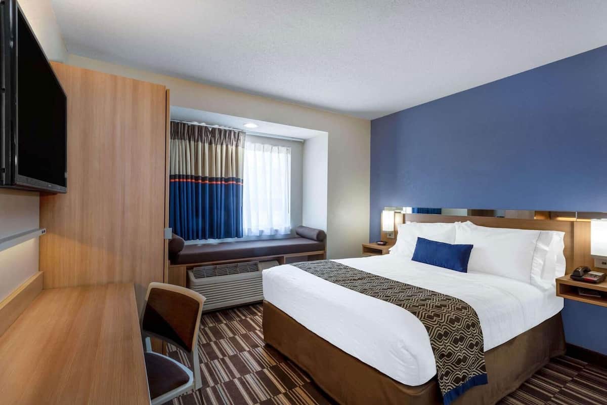 In-room safe, desk, iron/ironing board, free cribs/infant beds