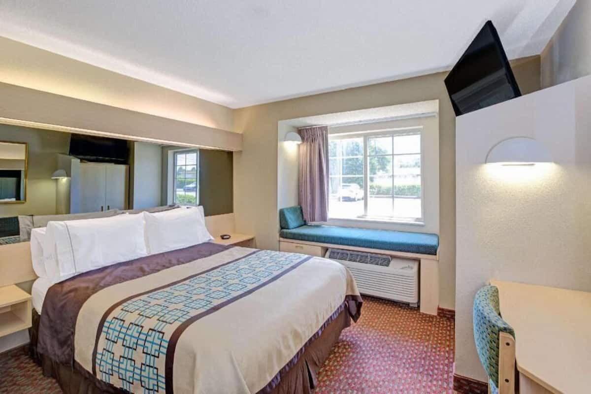 In-room safe, desk, iron/ironing board, free cribs/infant beds
