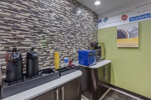 Coffee service - Motel 6 Simpsonville, SC - Greenville (Simpsonville)