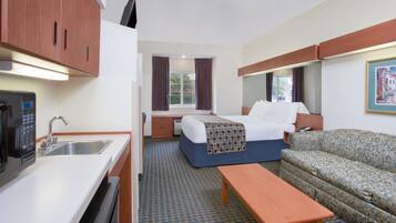 Studio Suite, 1 Queen Bed, Accessible, Non Smoking | In-room safe, desk, blackout drapes, iron/ironing board