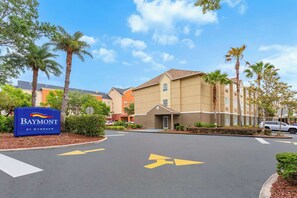 Exterior - Baymont by Wyndham Orlando/International Dr/Universal Blvd (Orlando)