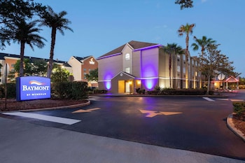 Hotel Exterior at Baymont by Wyndham Orlando/International Dr/Universal Blvd