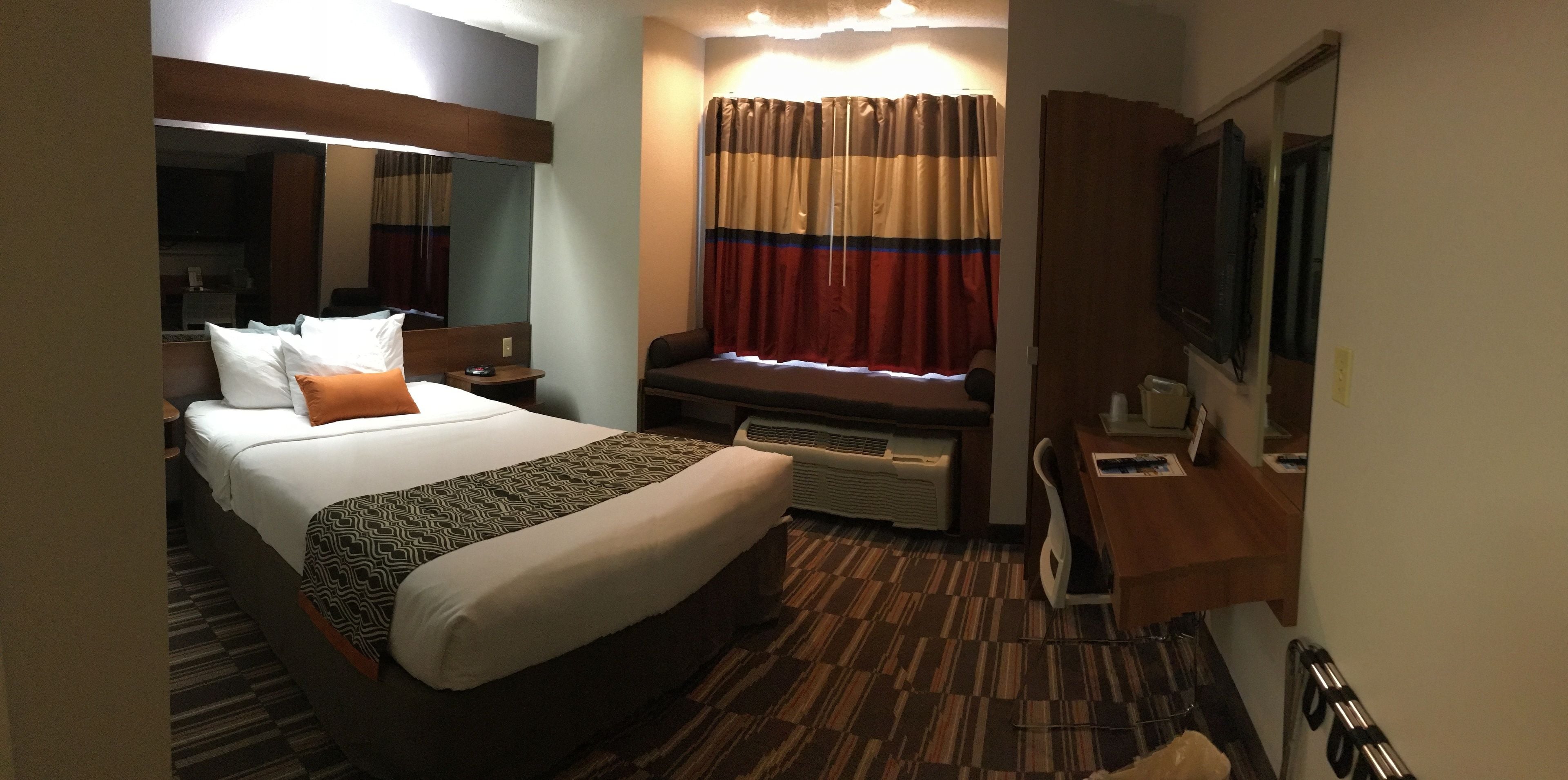 1 bedroom, in-room safe, desk, iron/ironing board