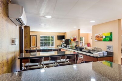 Quality Inn Chester - South Richmond