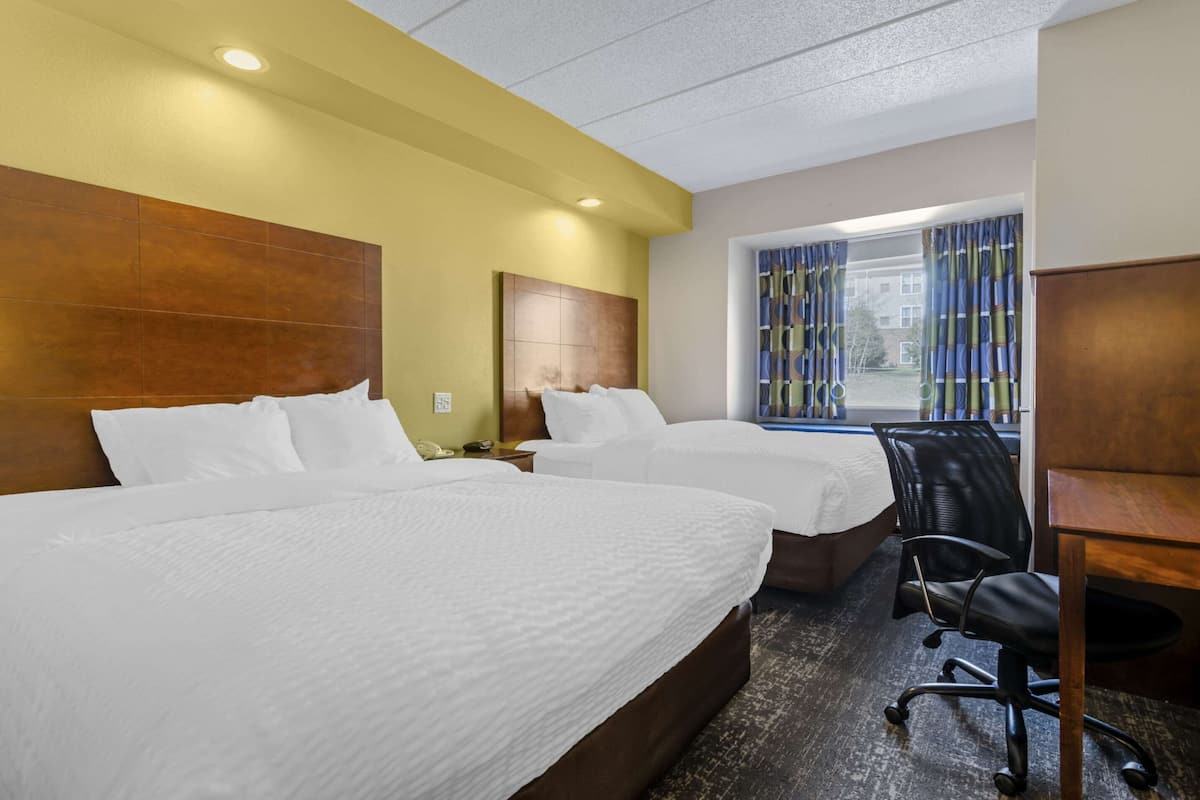 1 bedroom, in-room safe, desk, iron/ironing board