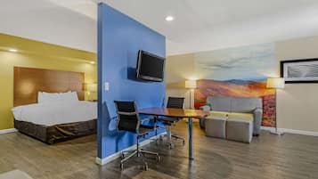 Suite, 1 King Bed, Non Smoking, Jetted Tub | In-room safe, desk, iron/ironing board, free WiFi