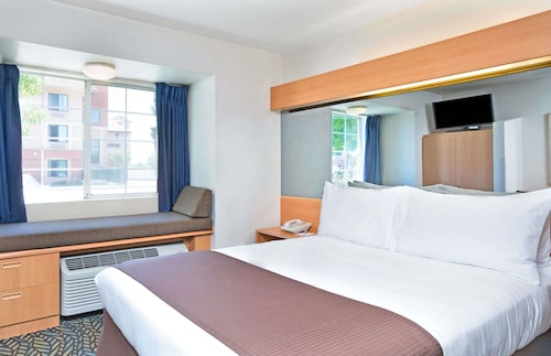 Microtel Inn & Suites by Wyndham Morgan Hill/San Jose Area