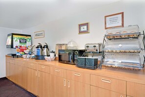 Tägliches inbegriffenes Frühstück zum Mitnehmen