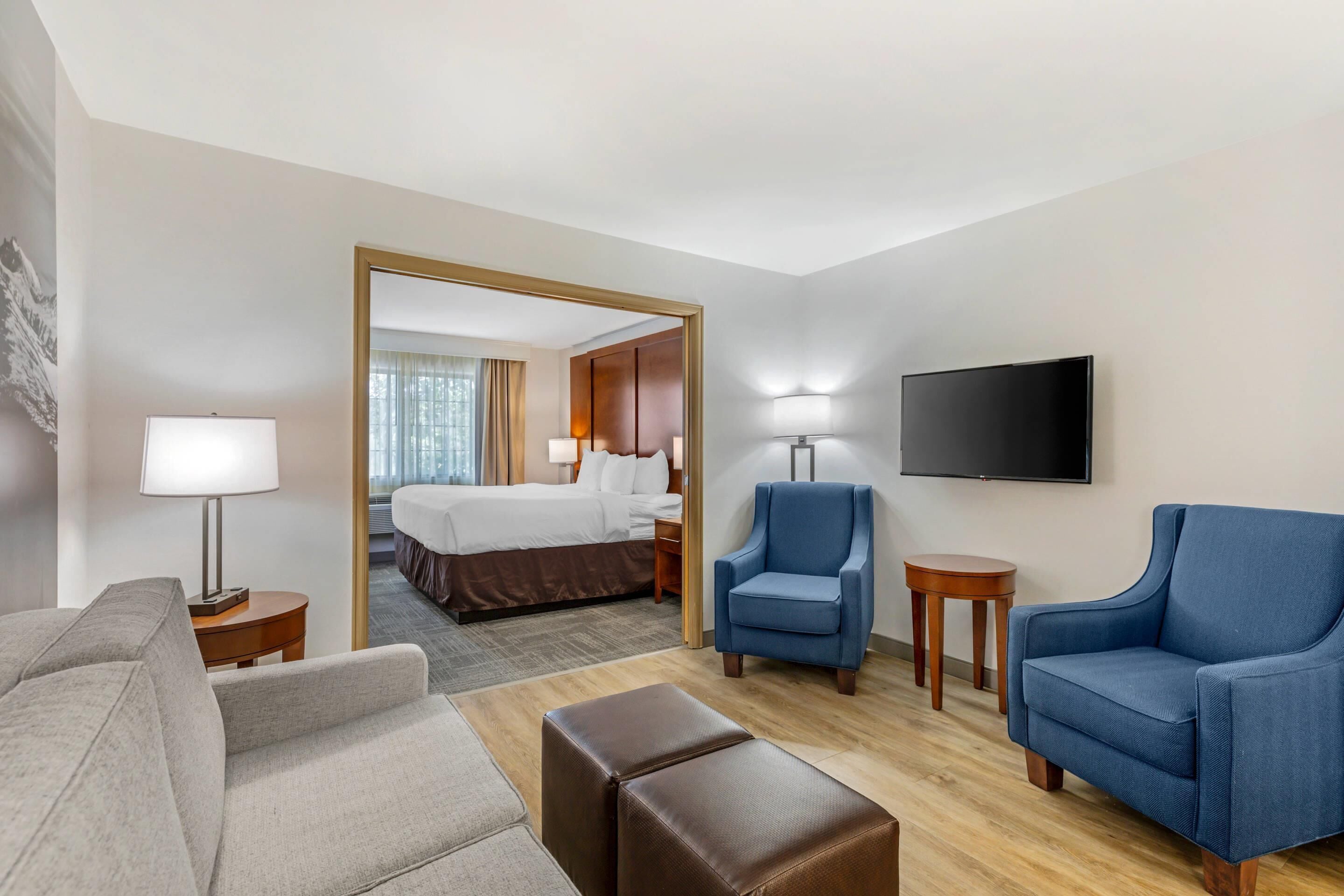 1 bedroom, premium bedding, desk, iron/ironing board
