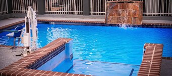 Rodeway Inn & Suites
