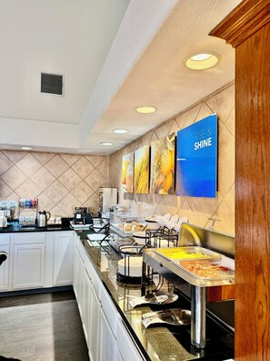 Desayuno completo incluido todos los días