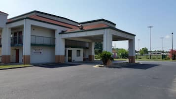 Pintu masuk properti
