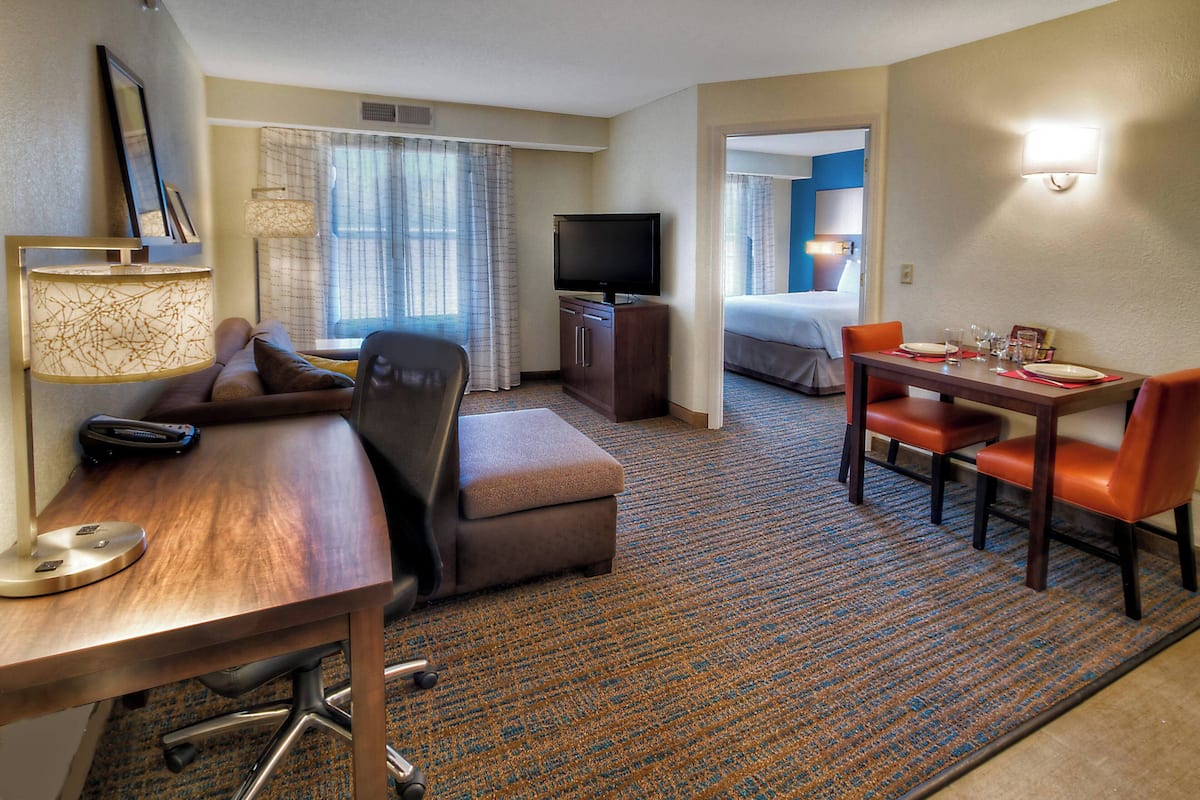 In-room safe, desk, soundproofing, iron/ironing board