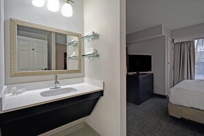 Studio, 1 Queen Bed with Sofa bed, Non Smoking | 1 bedroom, premium bedding, pillowtop beds, in-room safe